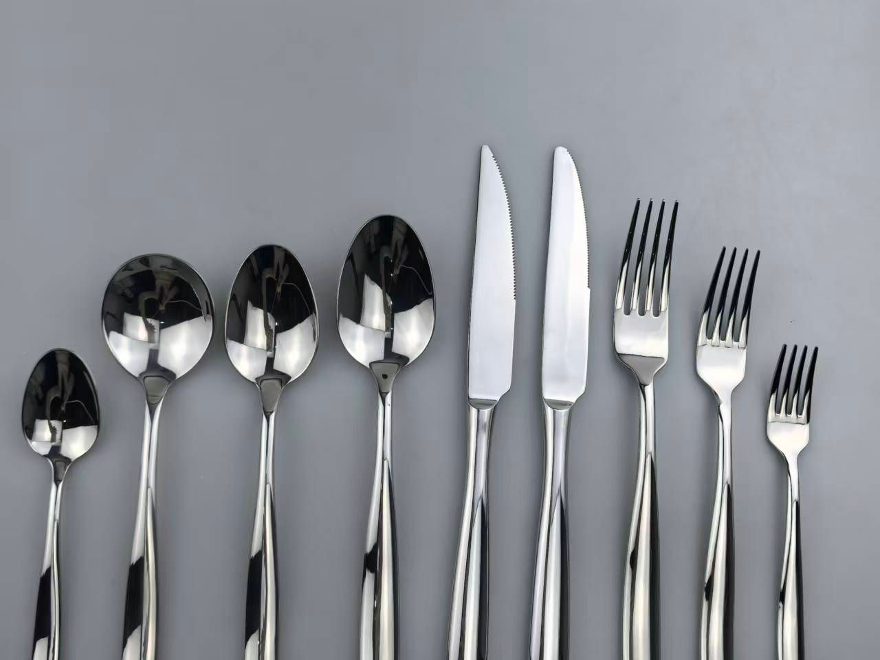 Sleek square-handle Mirror Polished Stainless Steel Flatware Set