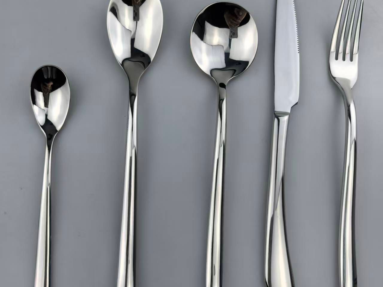 Premium Minimalist Stainless Steel Flatware Set – Mirror Finish Smooth Handle