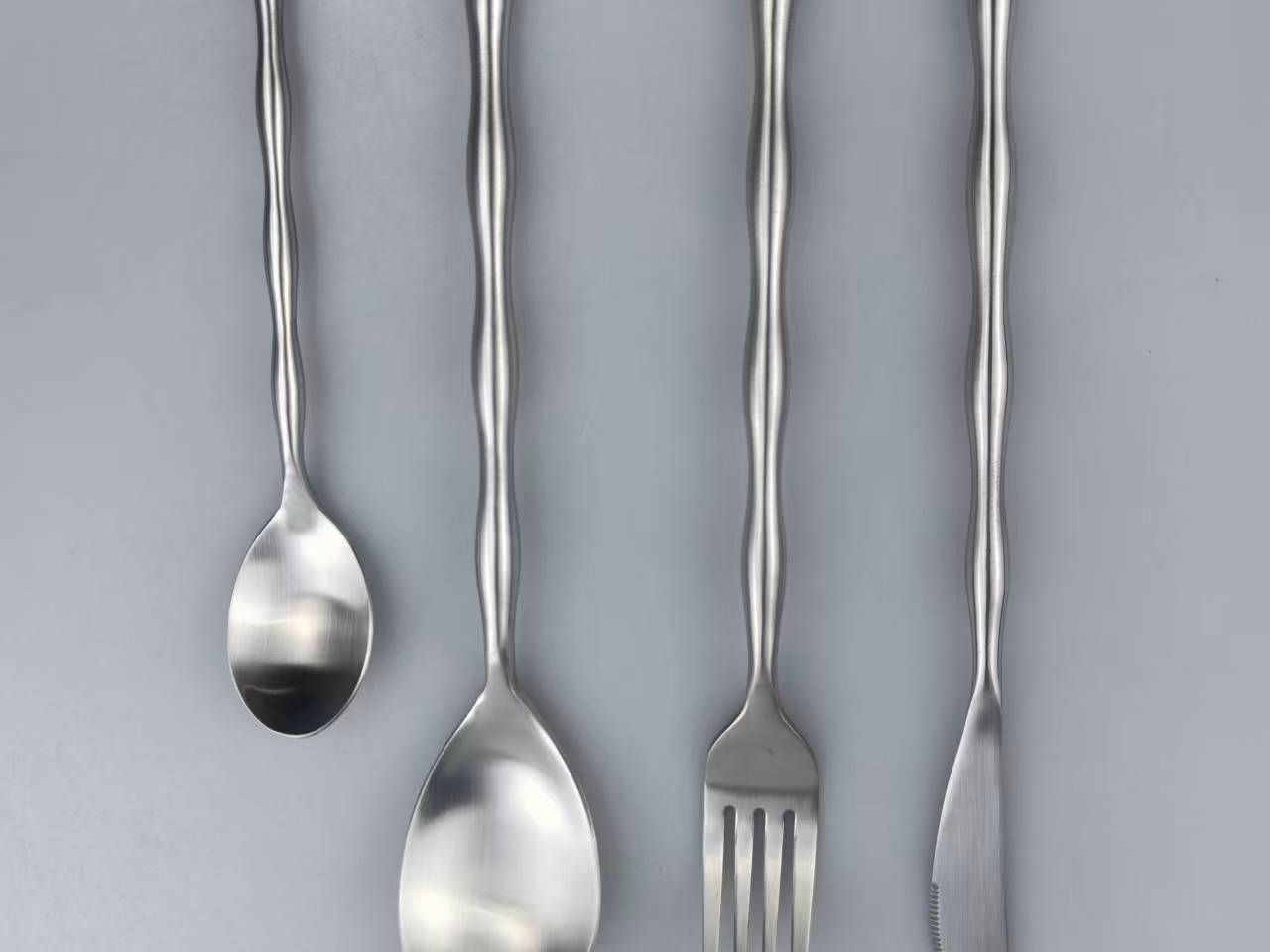 Olive-Inspired Stainless Steel Cutlery Set – Sculpted Handle Mirror Flatware