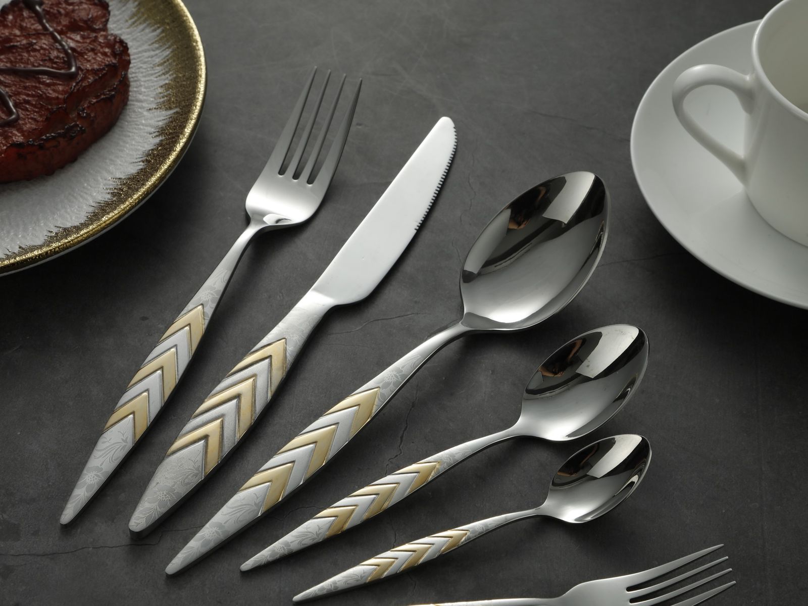 Modern V-Shape Pattern Silverware Cutlery Set