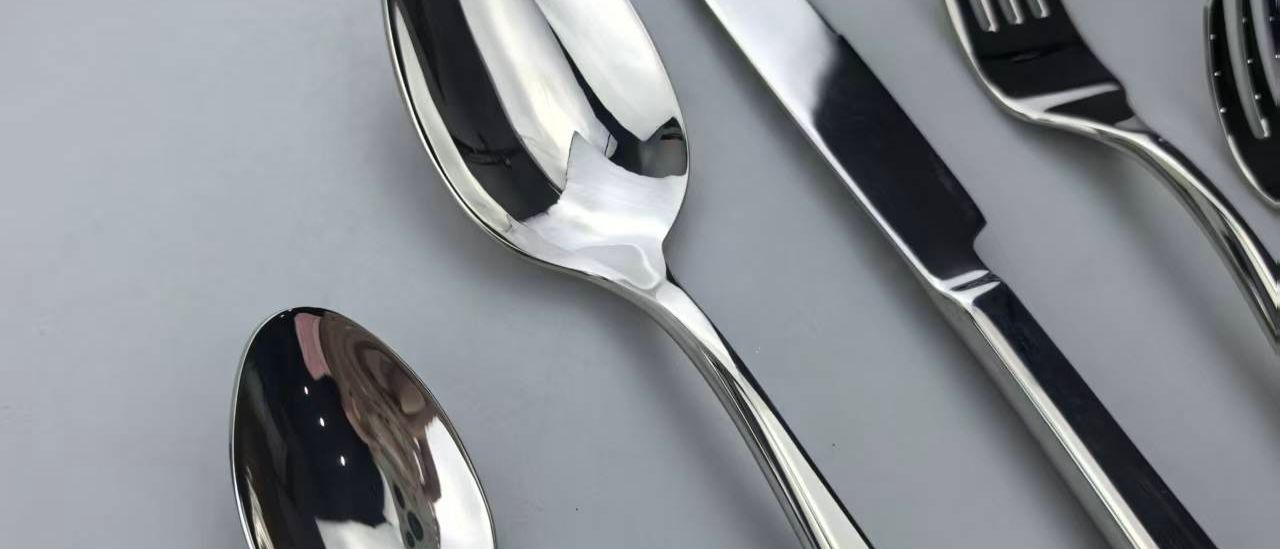 When to Replace Stainless Steel Cutlery: Signs It Is Time for New Flatware